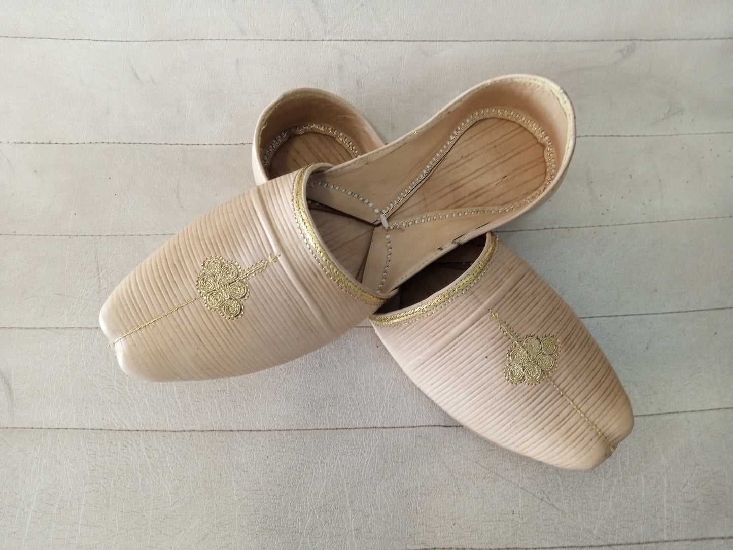 Desi Jutti Skin Colour